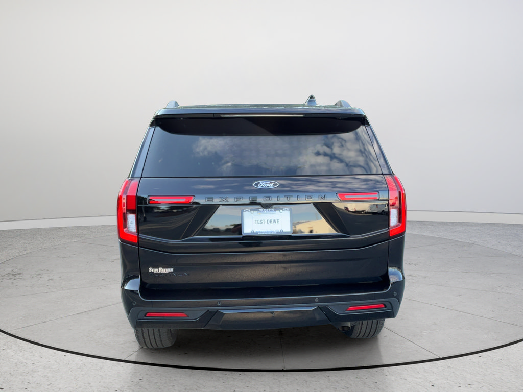 Used 2025 Ford Expedition Platinum w/ Stealth Performance Package AWD/4WD image 8