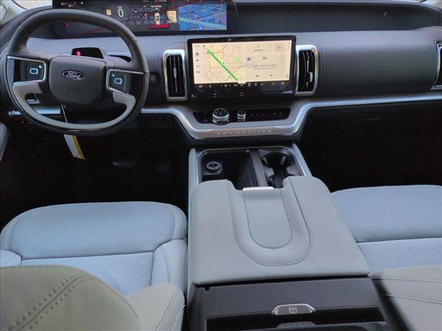 New 2025 Ford Expedition Max Platinum w/ Driver's Package image 15