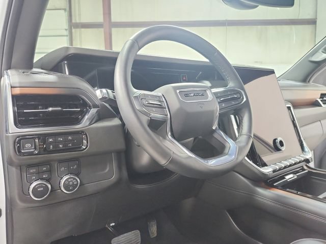 Used 2025 GMC Yukon XL Denali AWD/4WD image 19