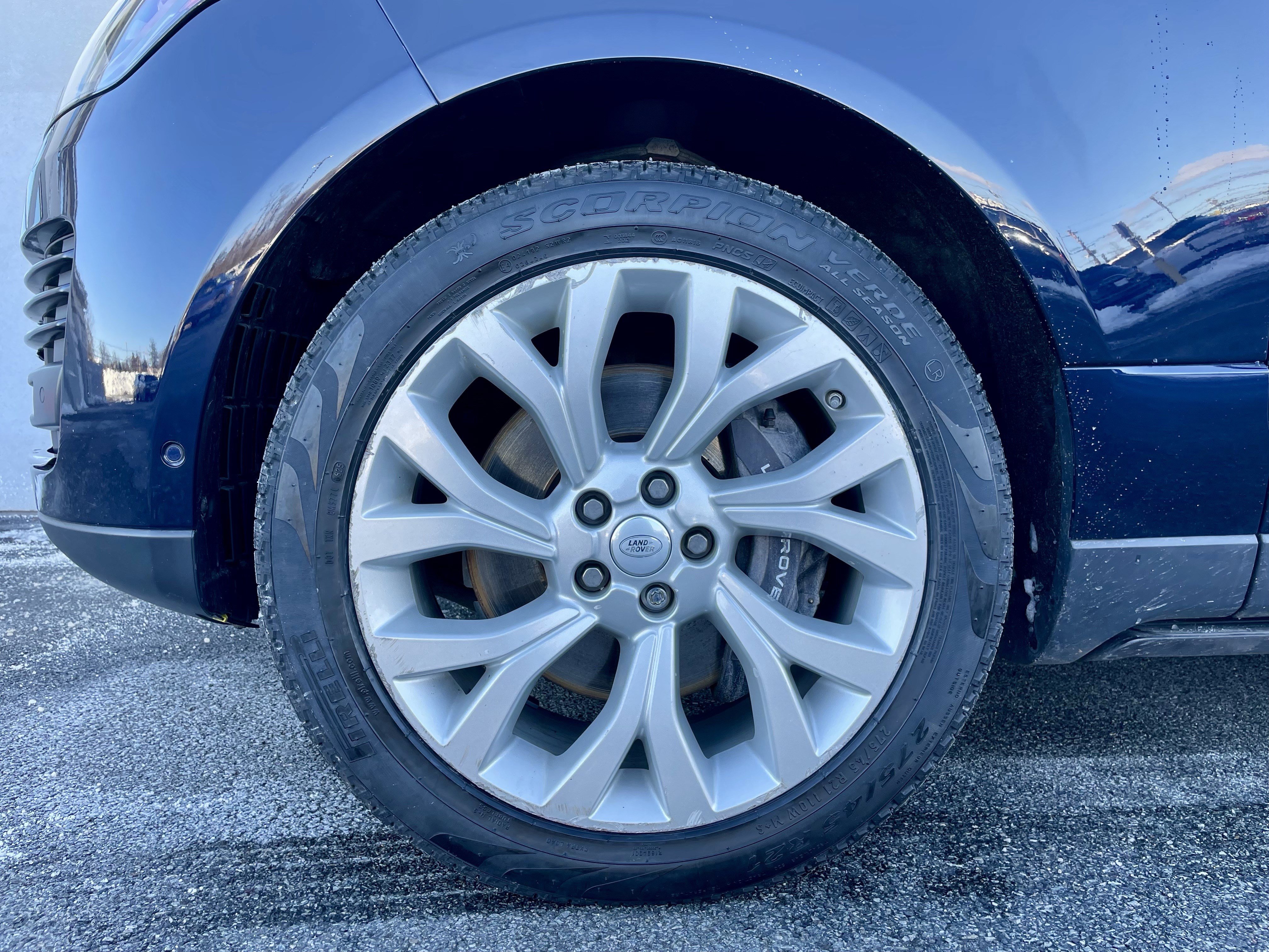 Used 2020 Land Rover Range Rover Long Wheelbase HSE image 9