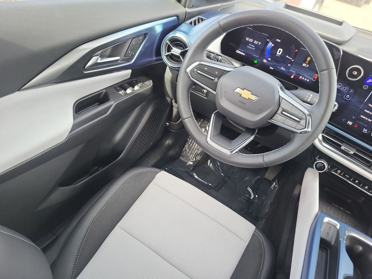 New 2026 Chevrolet Equinox EV LT image 15