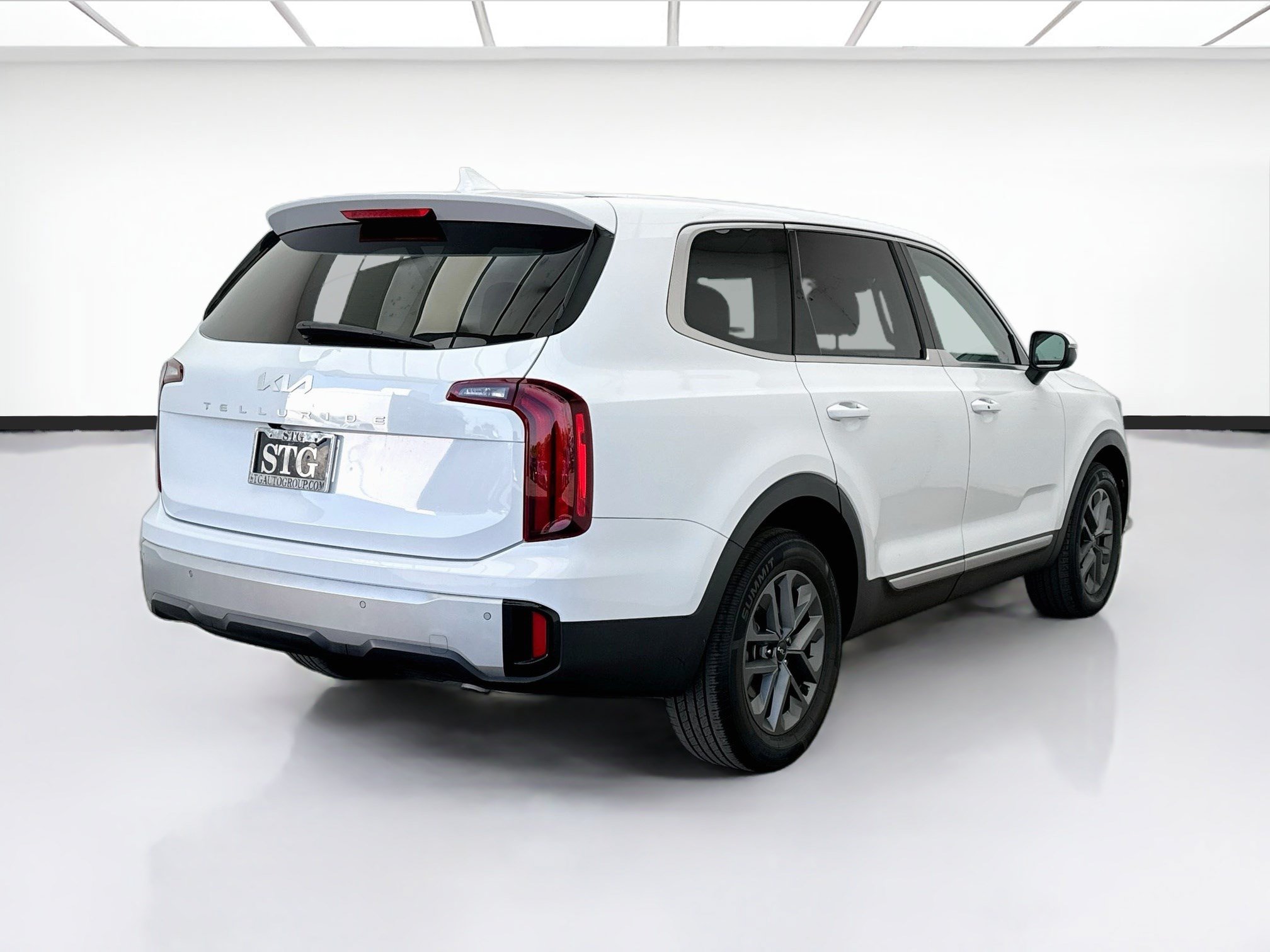 Used 2024 Kia Telluride LX FWD image 4