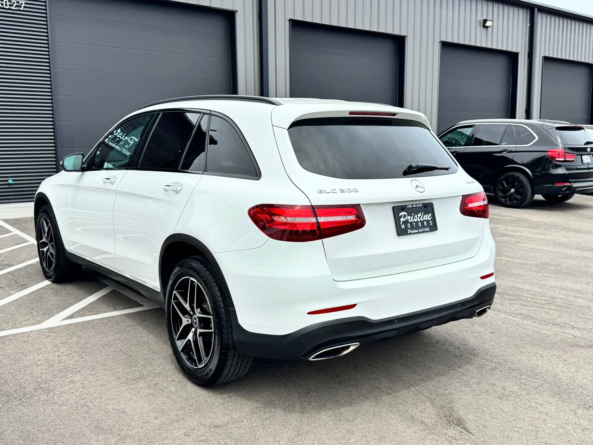 Used 2019 Mercedes-Benz GLC 300 4MATIC w/ Leather Seating Package image 5