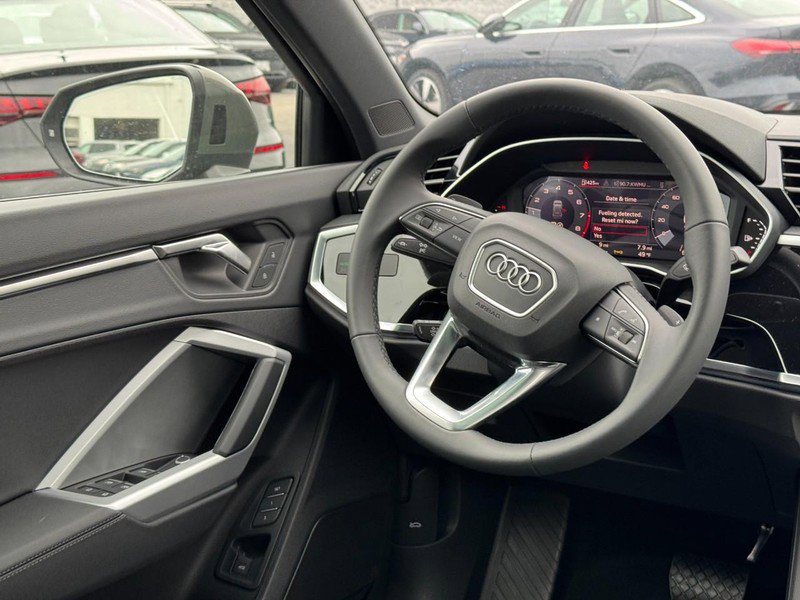 New 2025 Audi Q3 2.0T Premium image 7