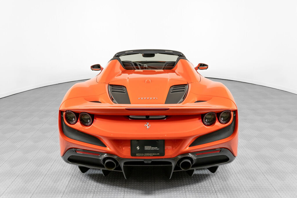 Certified 2021 Ferrari F8 Tributo RWD image 11