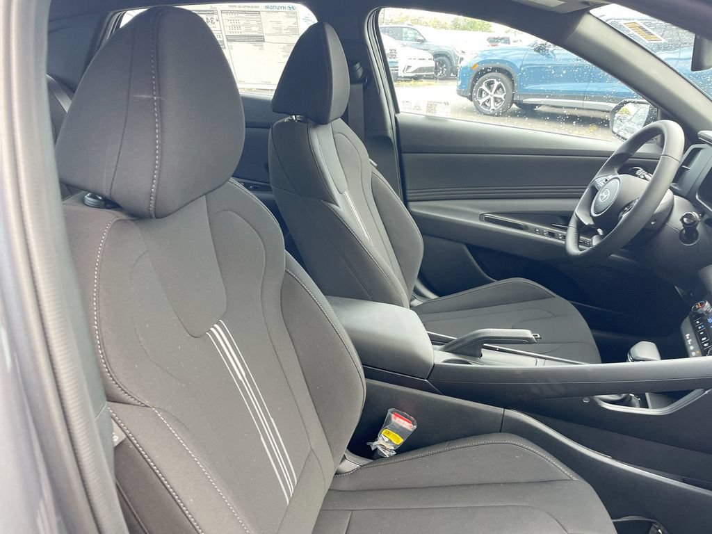 Used 2025 Hyundai Elantra Sport FWD image 50
