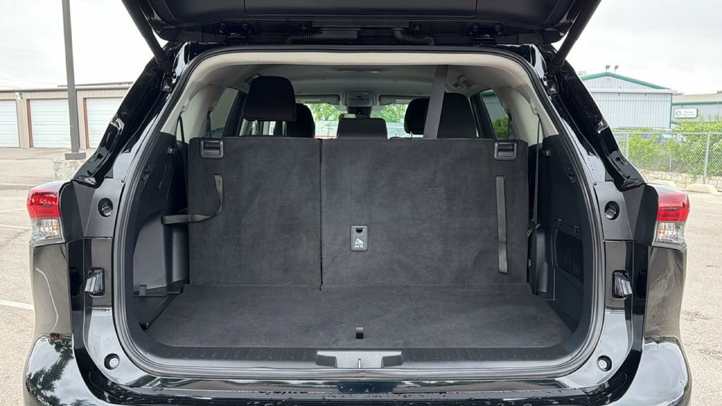 Certified 2025 Toyota Highlander LE image 37