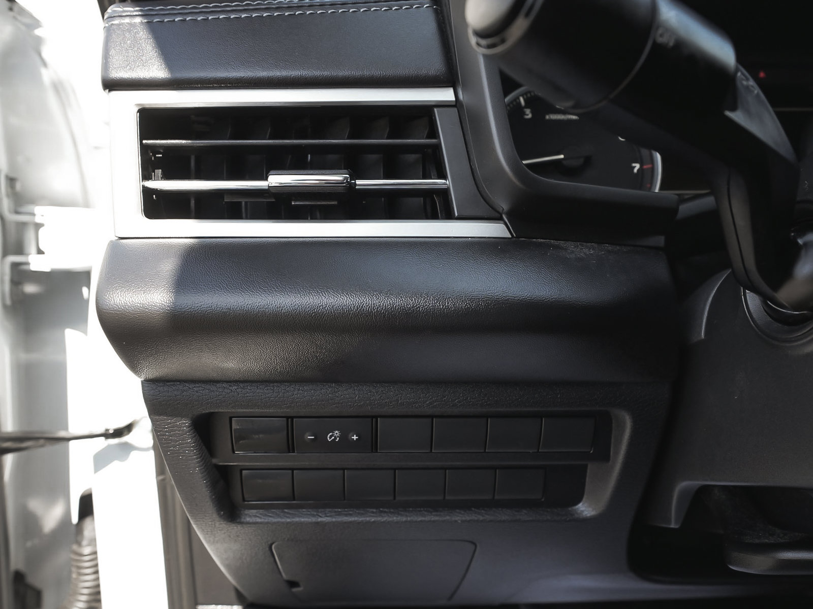 Used 2023 Mitsubishi Outlander ES AWD/4WD image 18