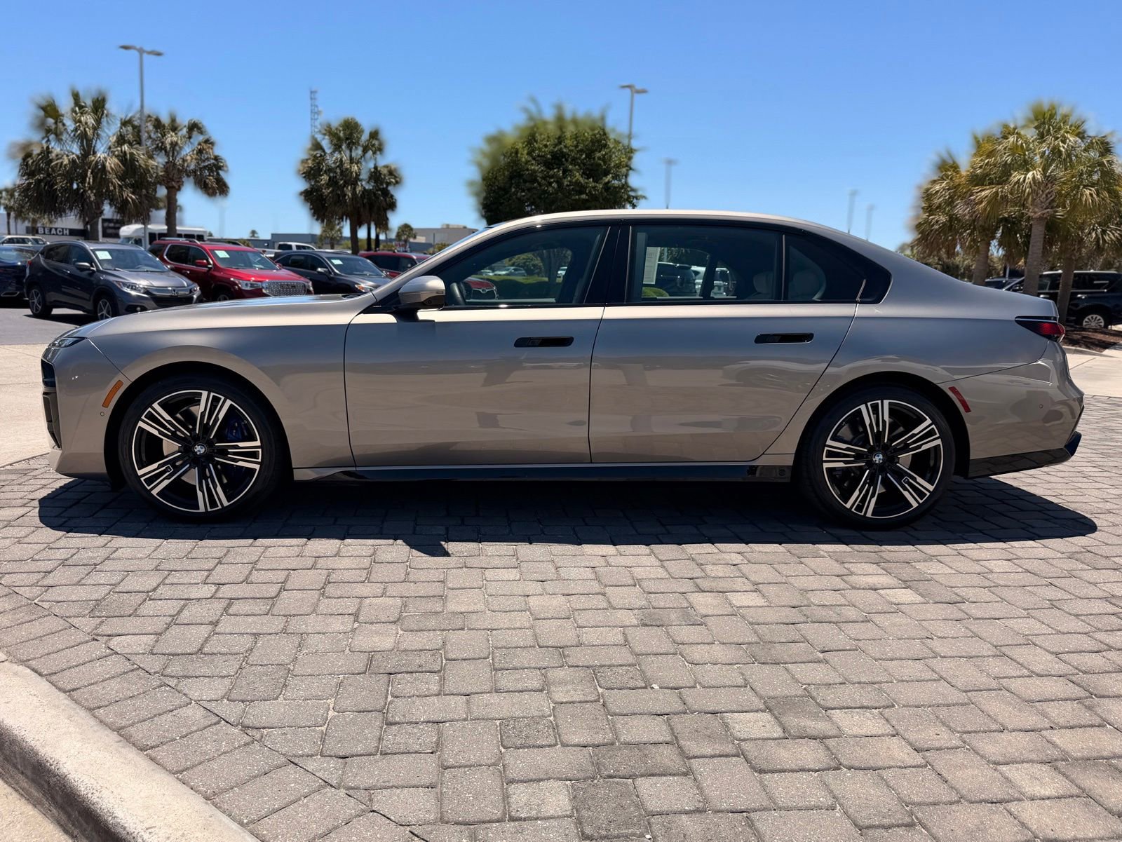 Certified 2025 BMW 760i xDrive w/ Executive Package AWD/4WD image 11