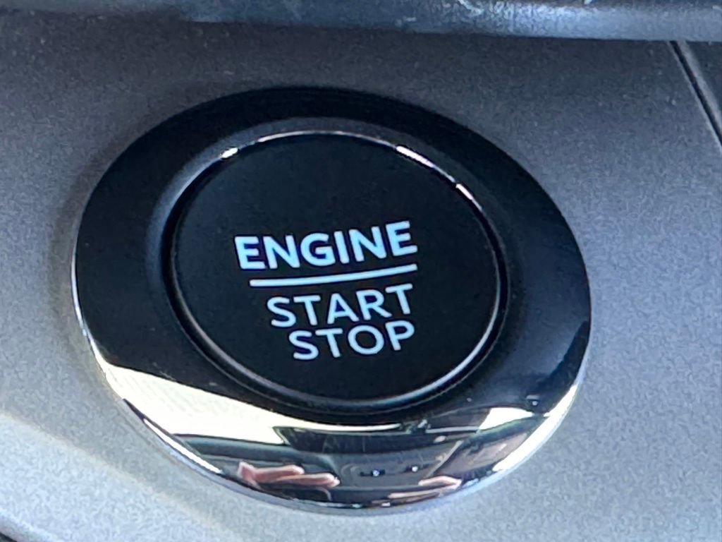 Used 2023 Ford Explorer XLT w/ Equipment Group 202A image 20