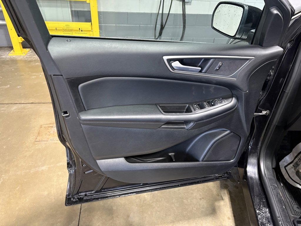 Used 2024 Ford Edge SEL w/ Convenience Package image 17