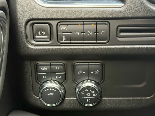 Used 2022 GMC Yukon XL SLE image 33