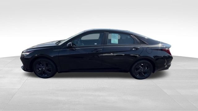 Used 2023 Hyundai Elantra SEL FWD image 3