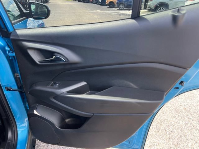 Used 2025 Chevrolet Trax LT w/ Driver Confidence Package FWD image 12