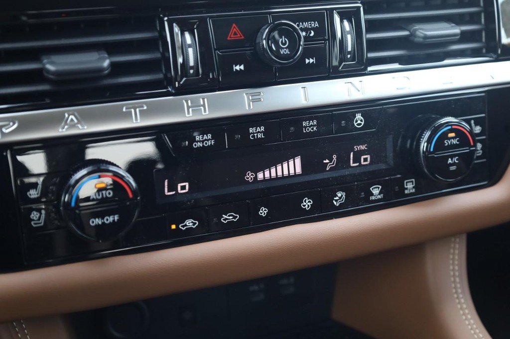 New 2026 Nissan Pathfinder Platinum AWD/4WD image 16