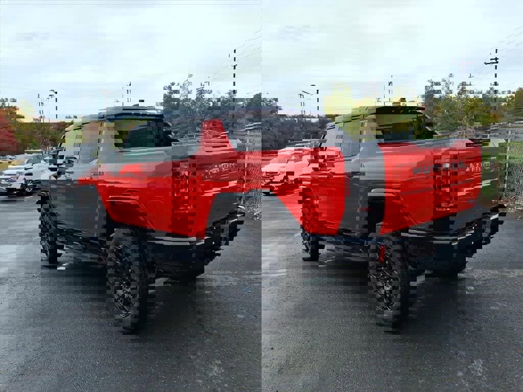 New 2026 GMC Hummer EV 4x4 Crew Cab image 4