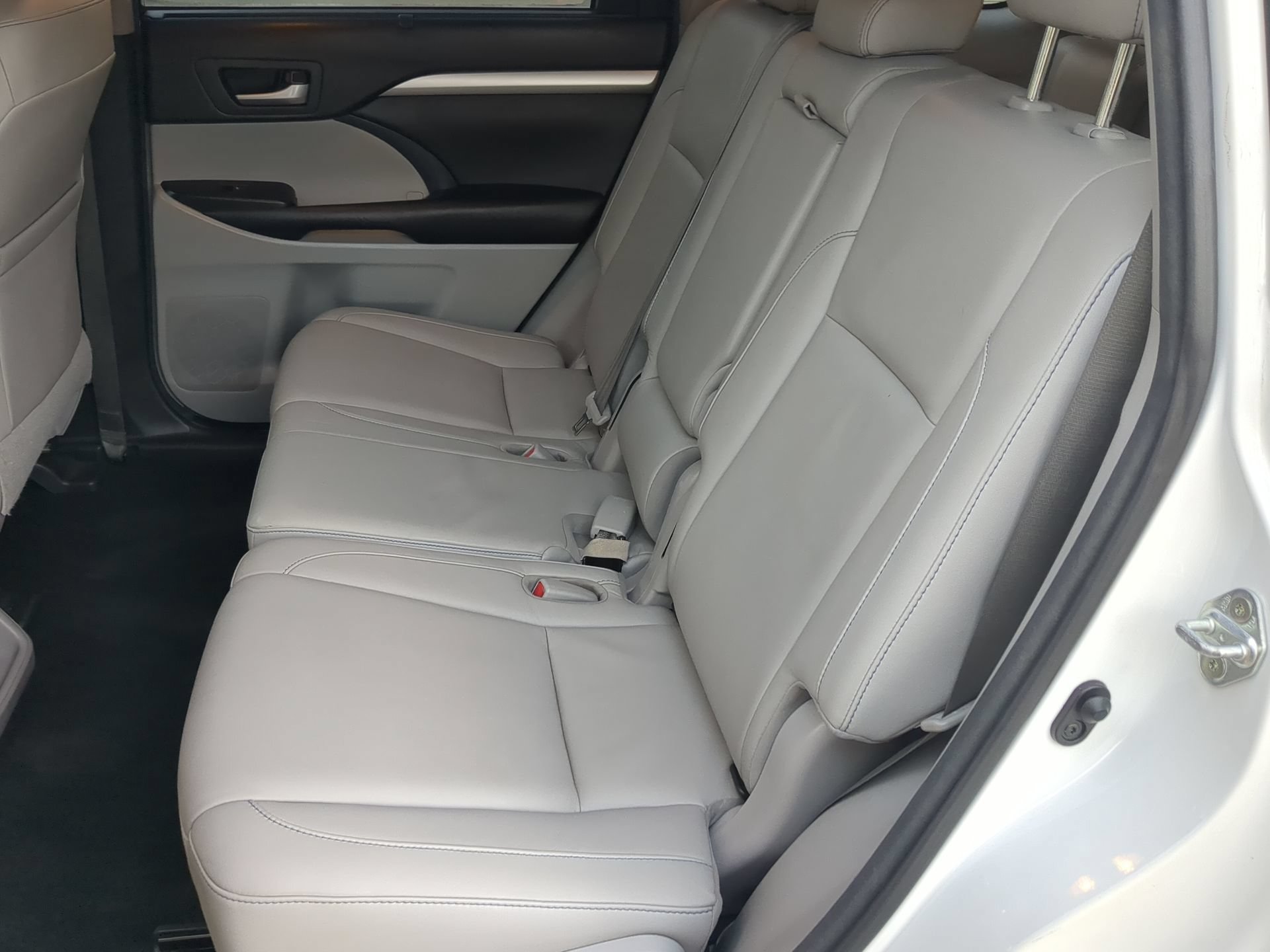 Used 2017 Toyota Highlander XLE AWD/4WD image 55