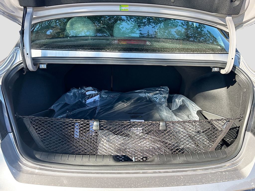 New 2025 Hyundai Elantra Limited w/ Cargo Package image 28