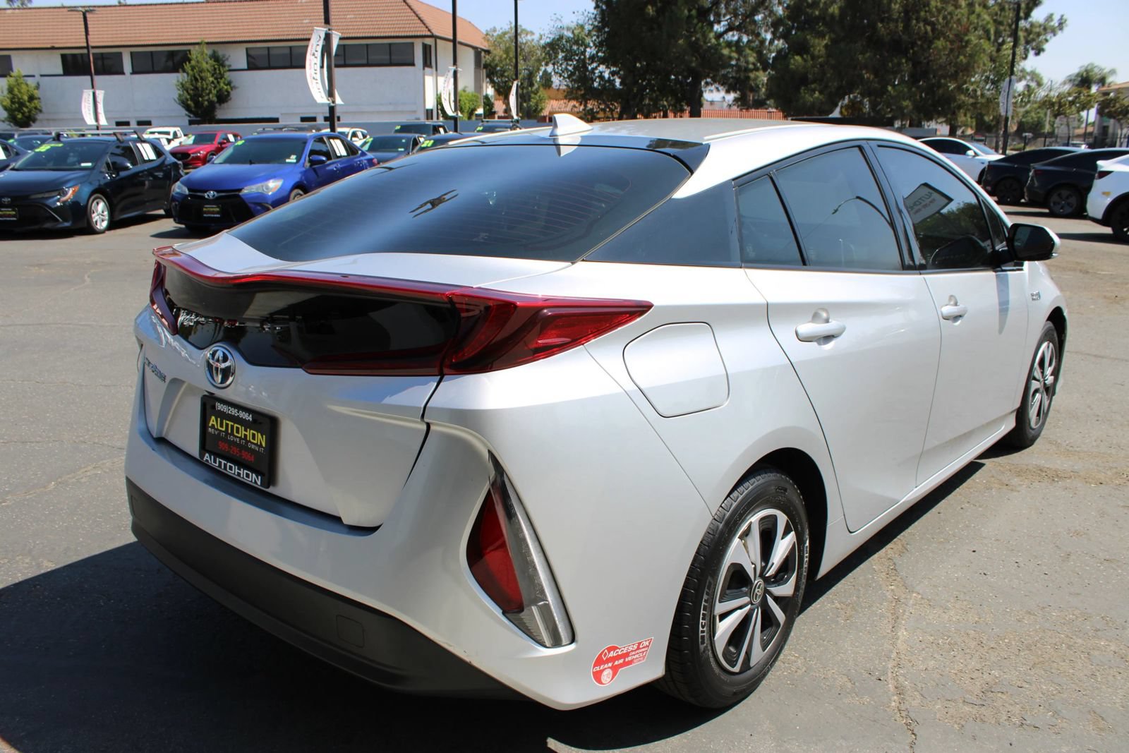 Used 2018 Toyota Prius Prime Premium FWD image 38