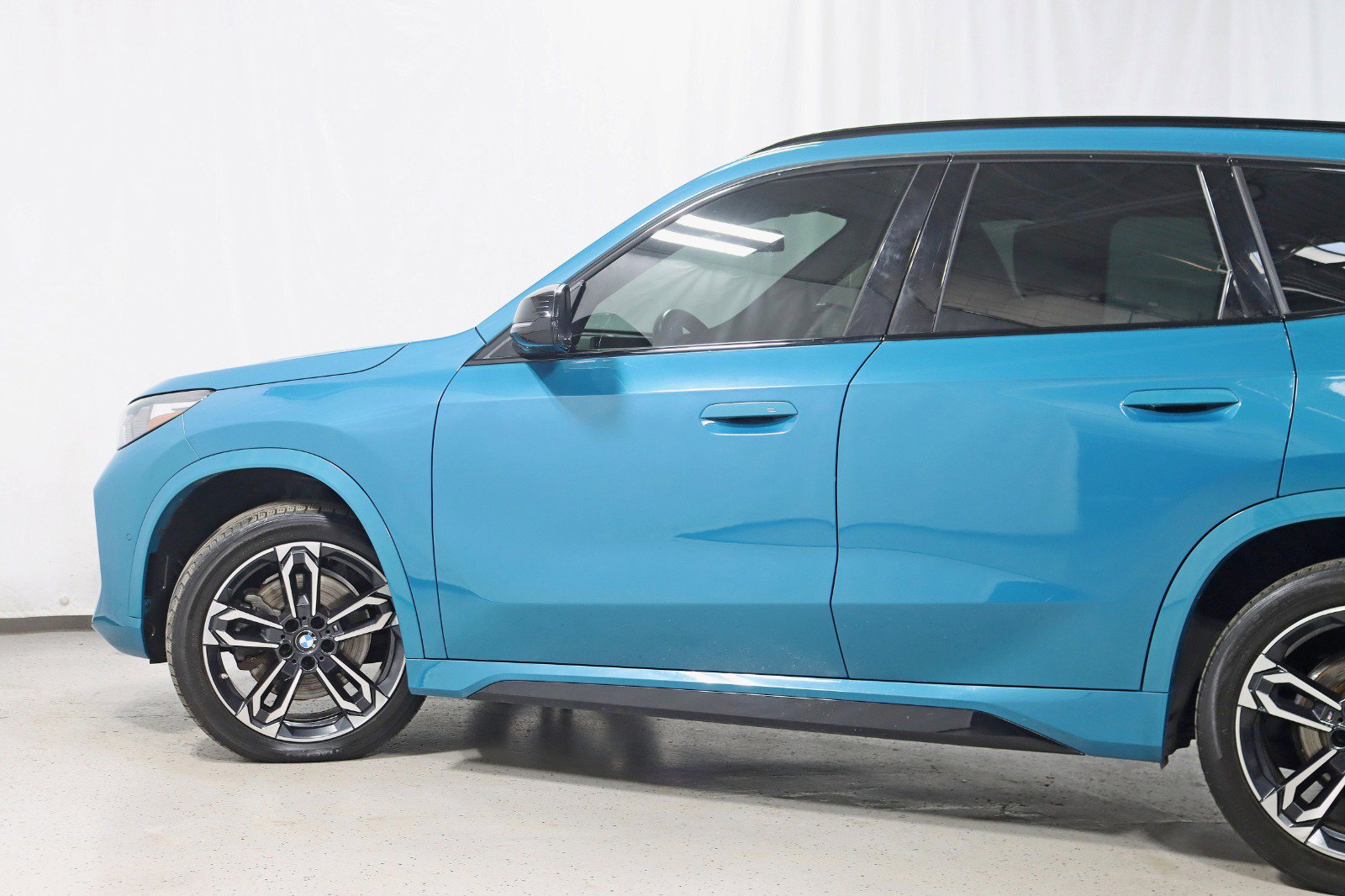 Used 2023 BMW X1 xDrive28i w/ M Sport Package image 11