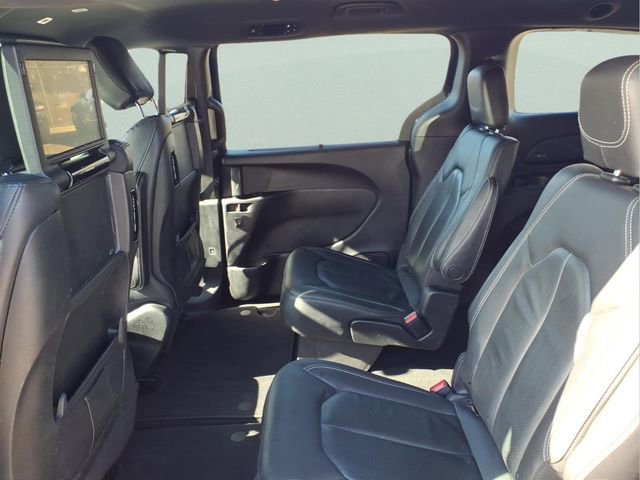 Used 2019 Chrysler Pacifica Touring-L Plus w/ Advanced Safetytec Group FWD image 8