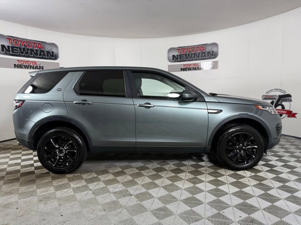 Used 2017 Land Rover Discovery Sport SE AWD/4WD image 14