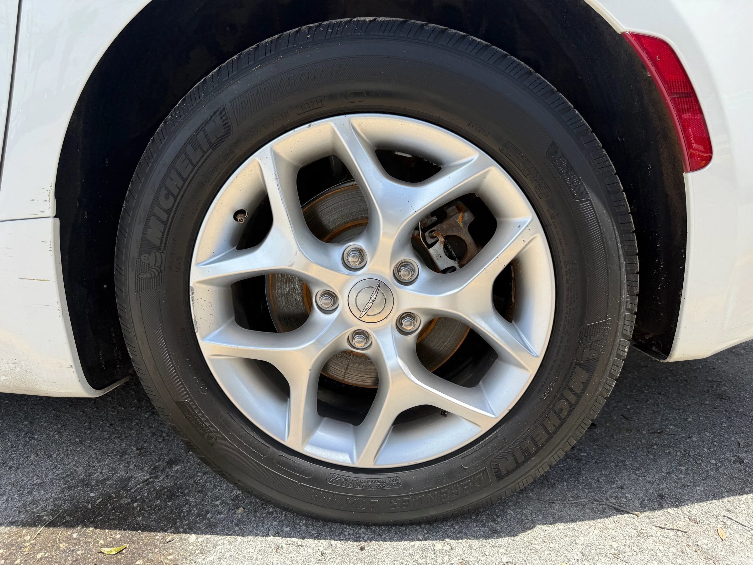 Used 2017 Chrysler Pacifica Touring FWD image 20