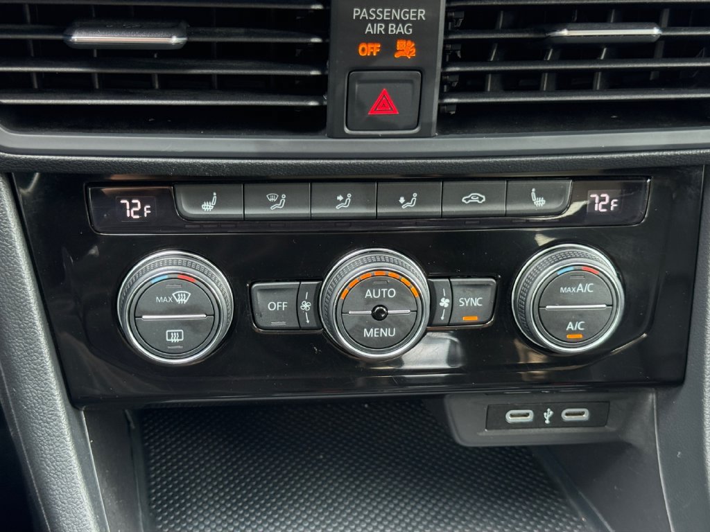 Used 2024 Volkswagen Jetta SE FWD image 17