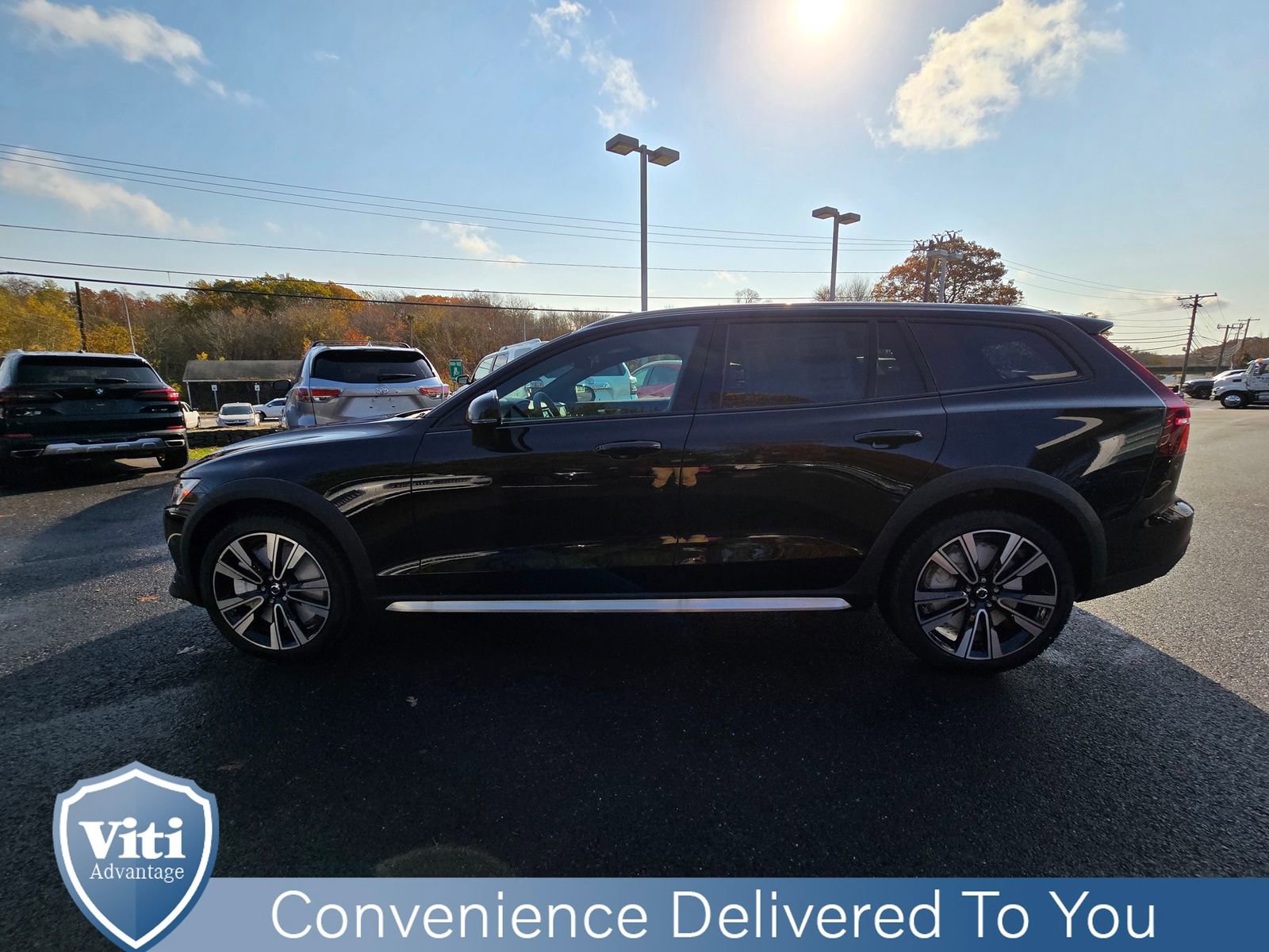 Certified 2025 Volvo V60 B5 Cross Country Ultra w/ Protection Package Premier AWD/4WD image 5