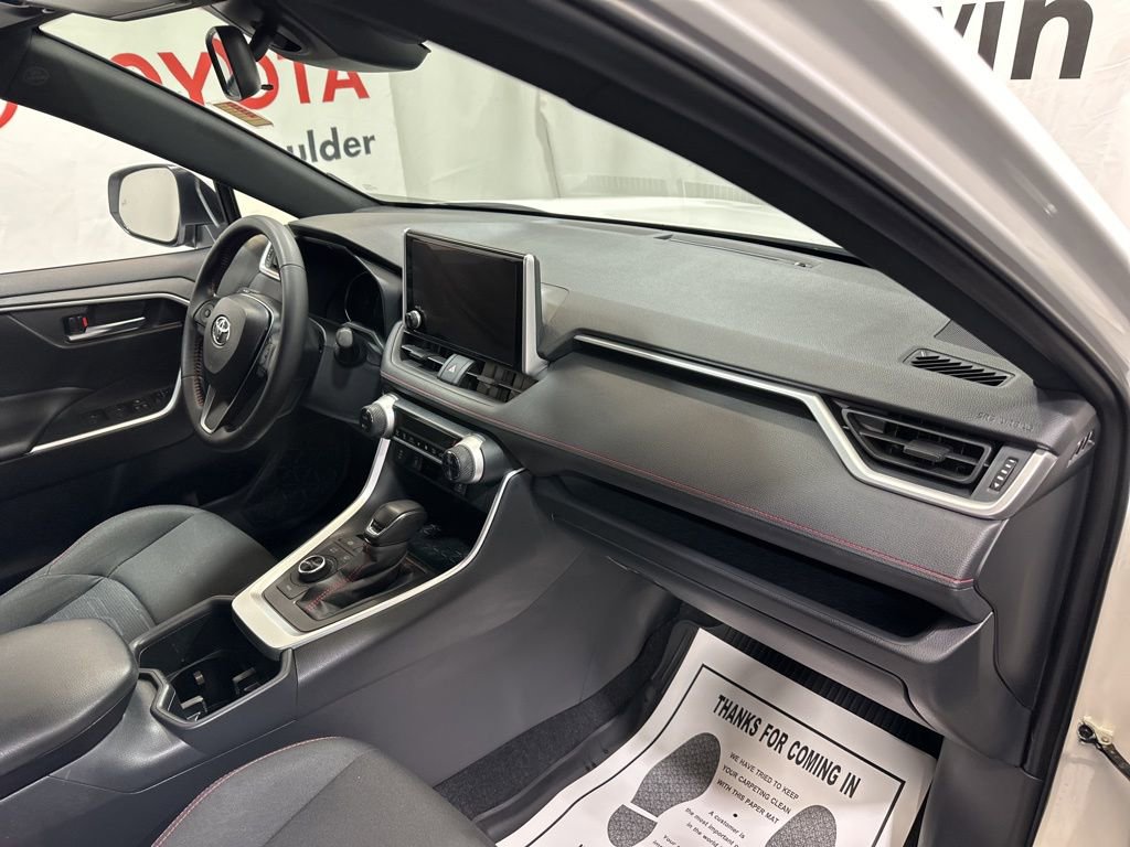 Used 2025 Toyota RAV4 SE image 11