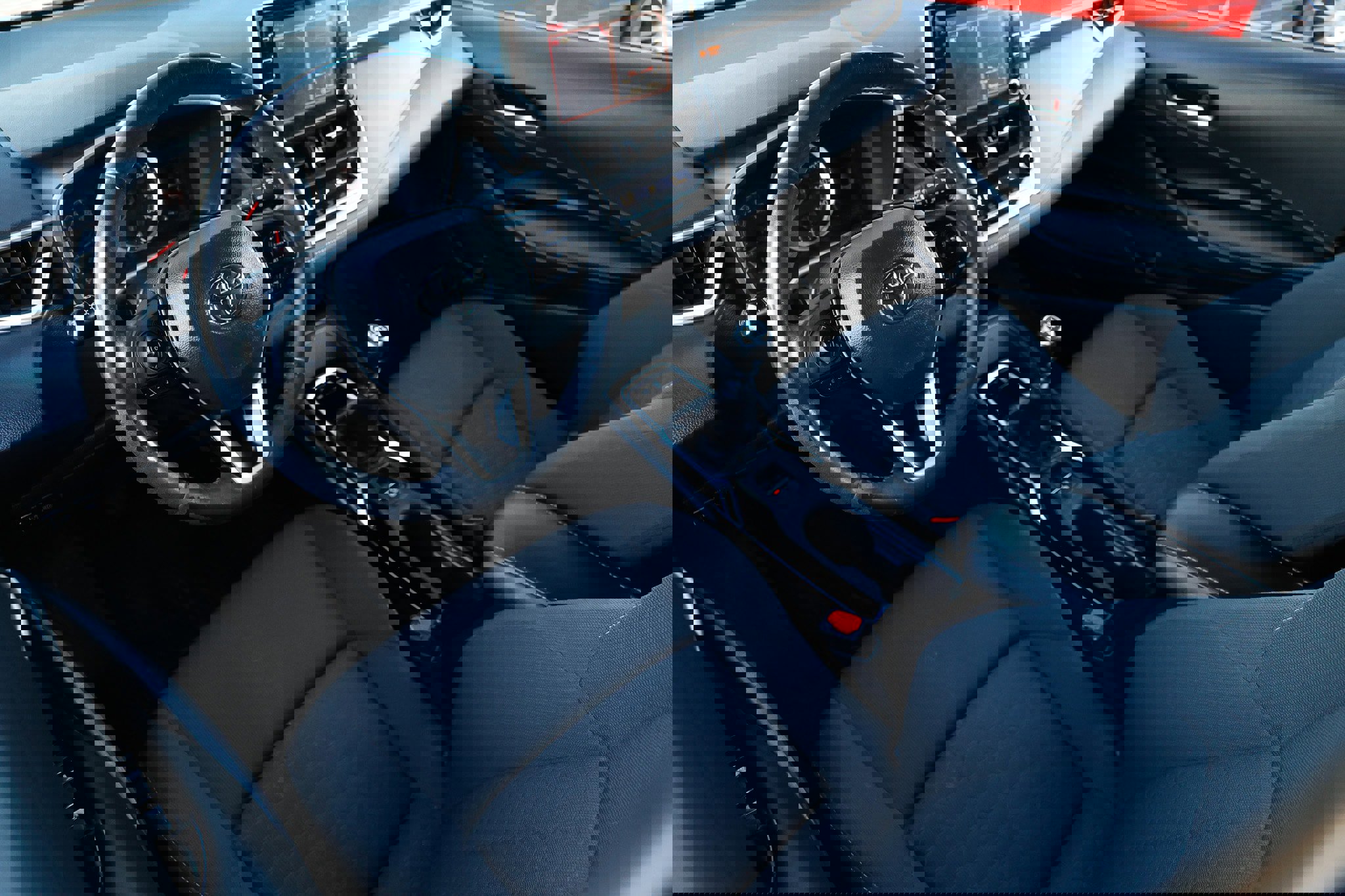 Used 2019 Toyota Corolla SE image 6