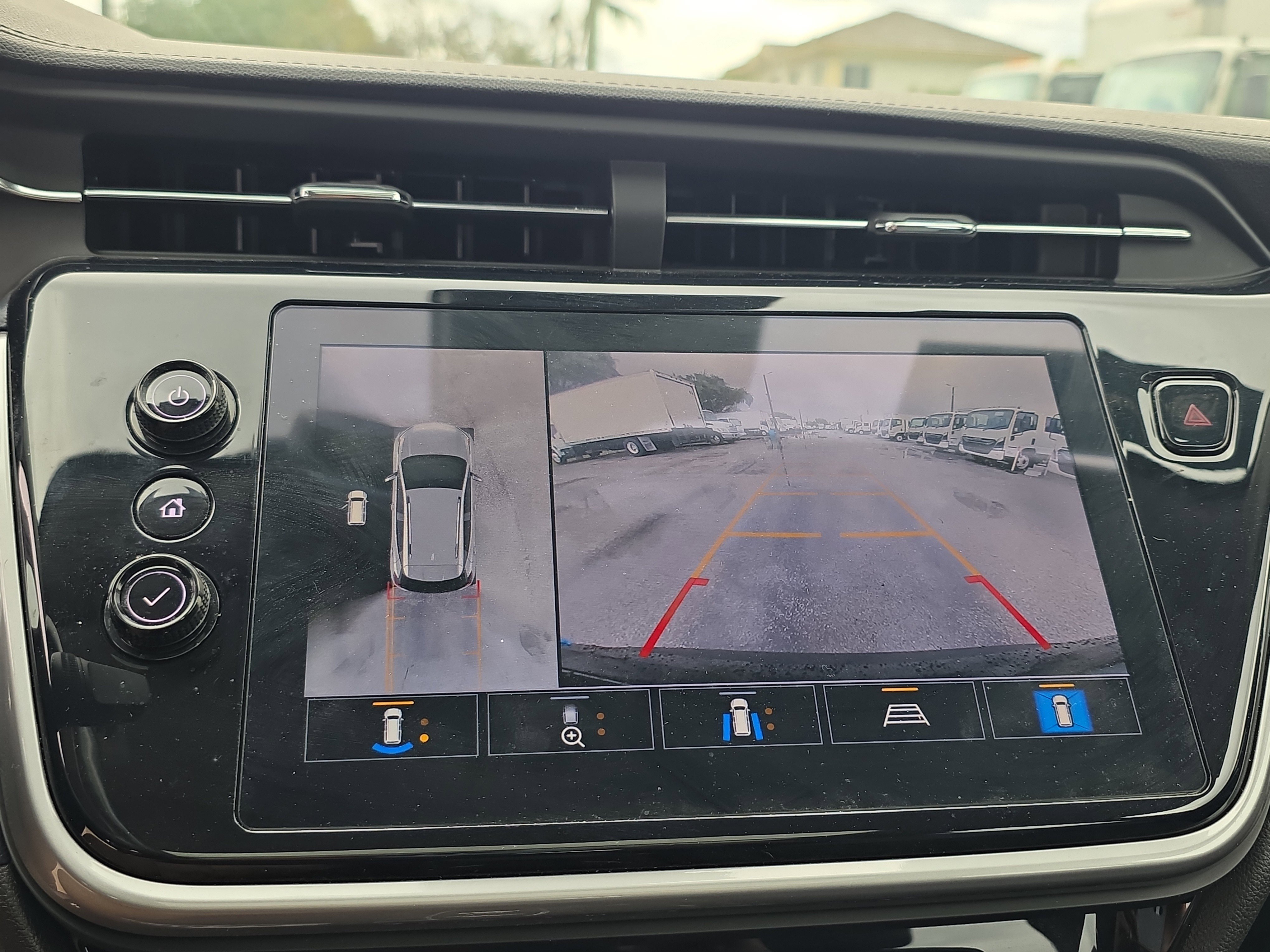 Used 2022 Chevrolet Bolt EUV Premier w/ Launch Edition FWD image 32