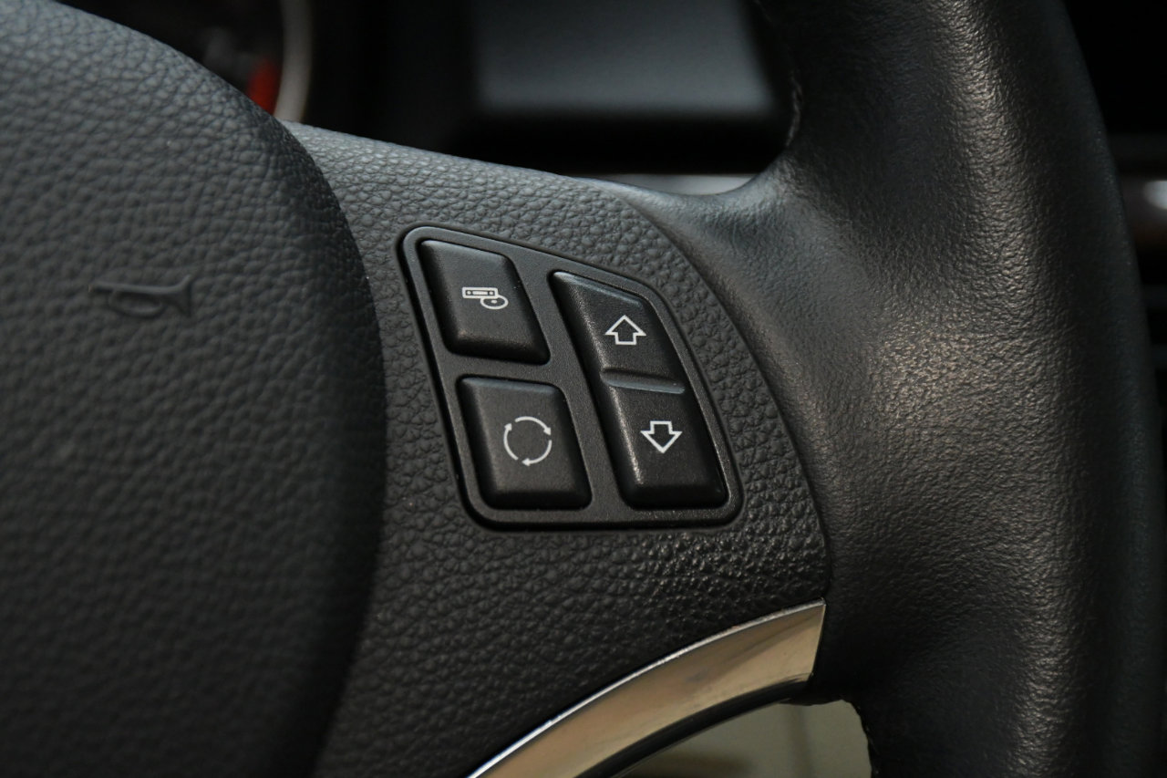 Used 2011 BMW 335i Coupe image 18