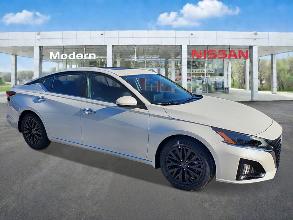 New 2026 Nissan Altima 2.5 SV FWD image 2