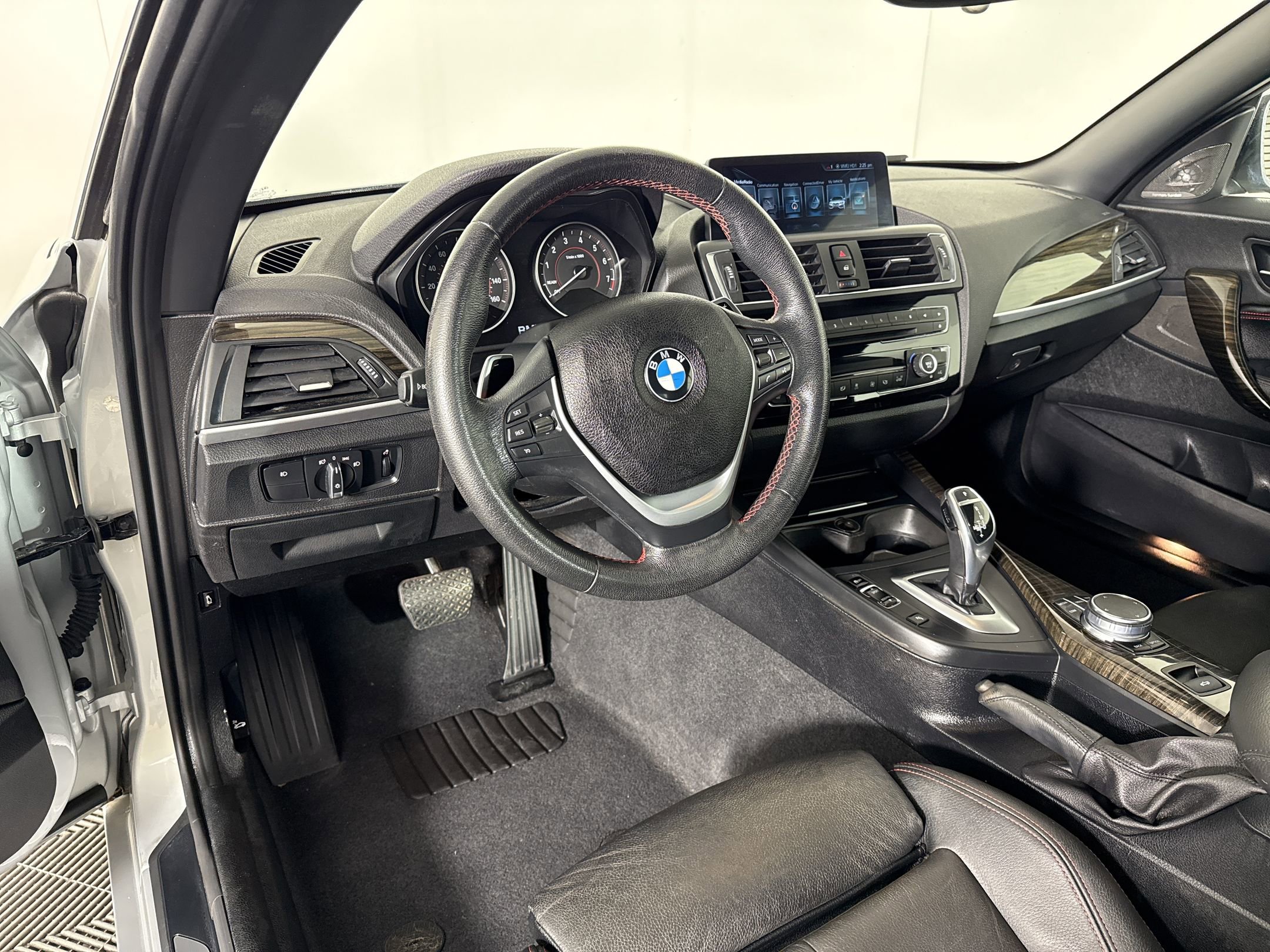 Used 2017 BMW 230i Convertible RWD image 4