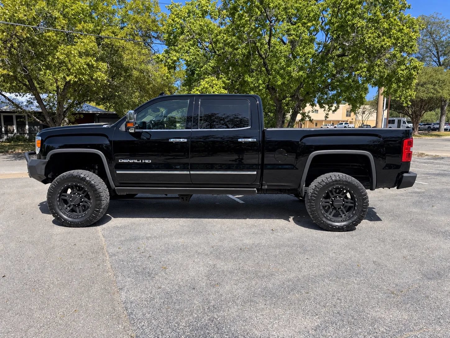 Used 2016 GMC Sierra 2500 Denali w/ Duramax Plus Package AWD/4WD image 8