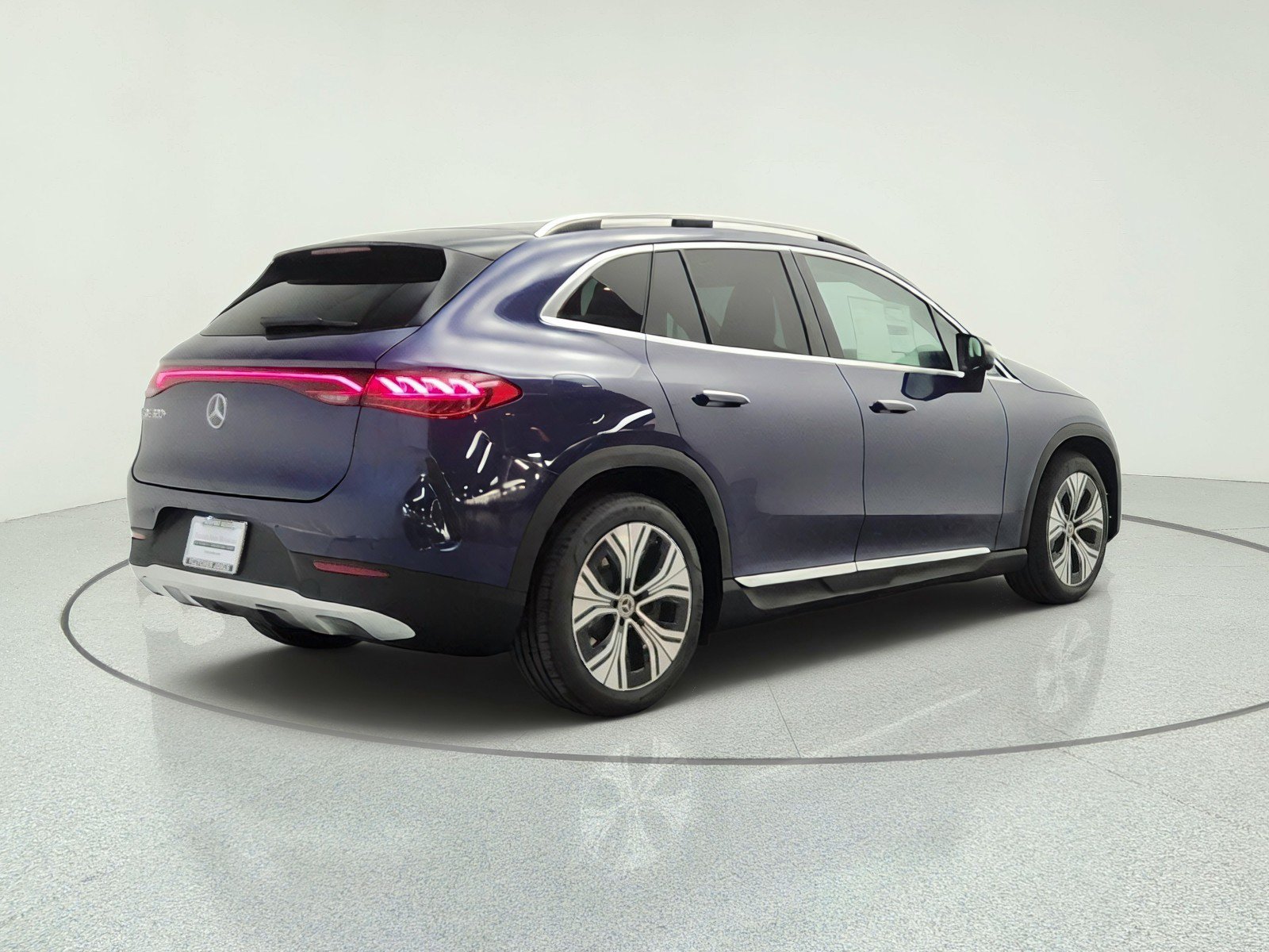 New 2027 Mercedes-Benz EQE 320+ SUV image 5