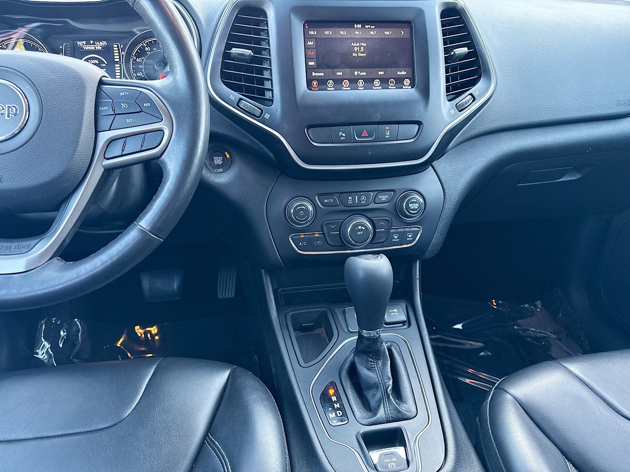 Used 2021 Jeep Cherokee Latitude Plus FWD image 17