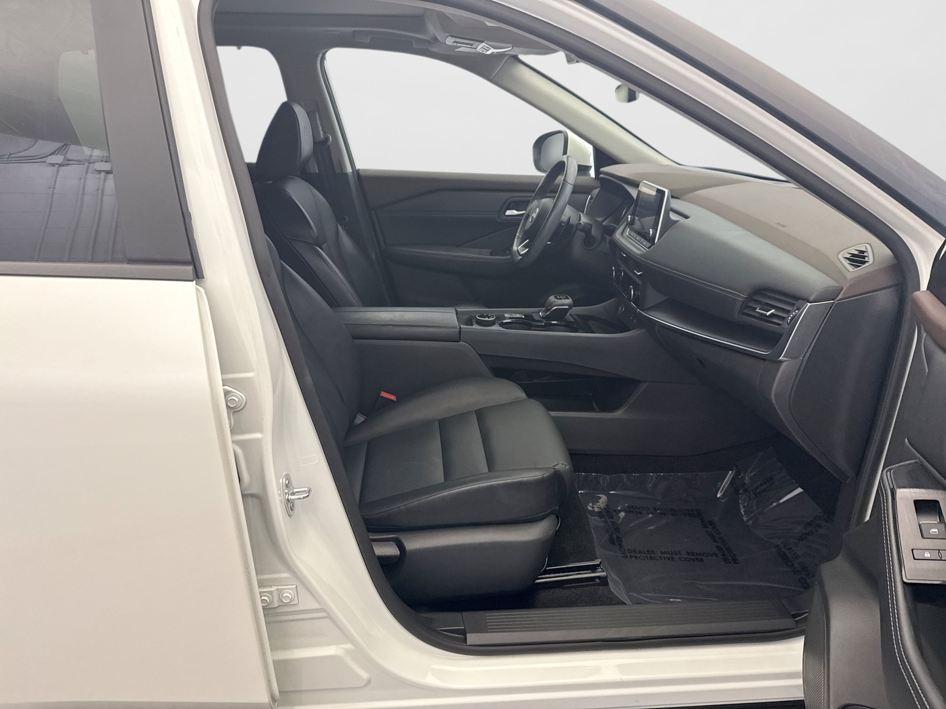 Used 2023 Nissan Rogue SV w/ SV Premium B Package AWD/4WD image 16