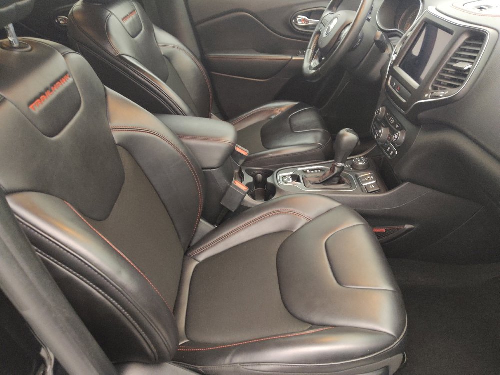 Used 2020 Jeep Cherokee Trailhawk w/ Cold Weather Group image 21