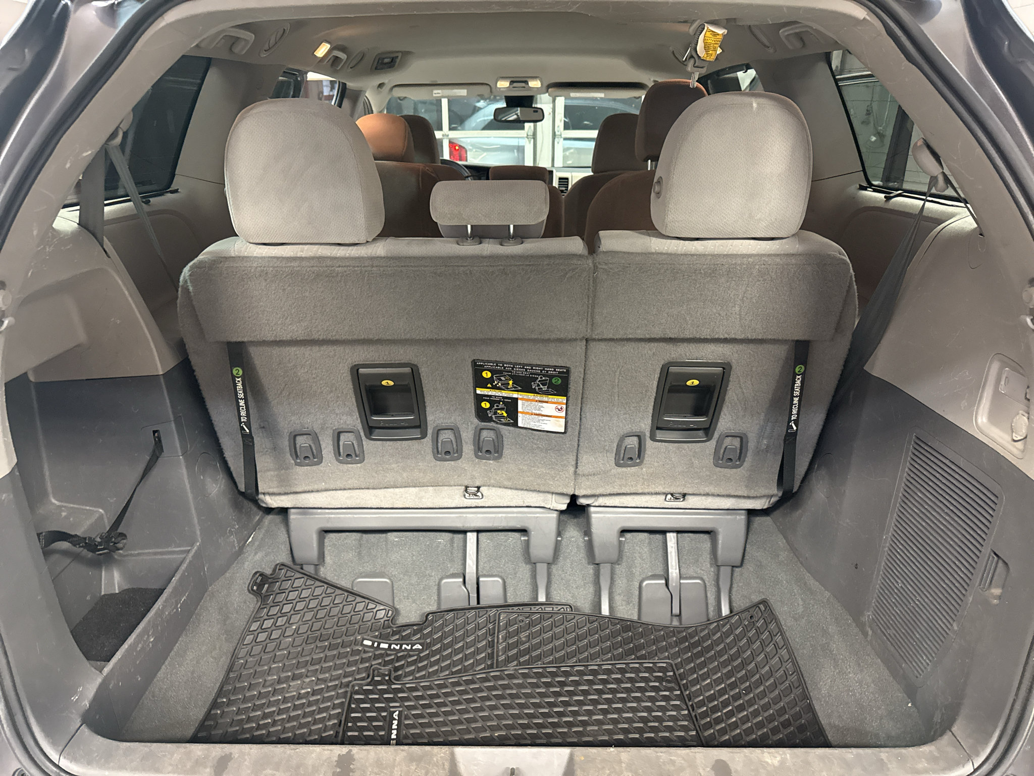 Used 2020 Toyota Sienna LE FWD image 28