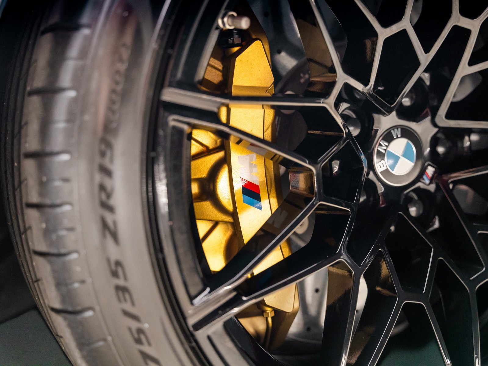 Used 2023 BMW M3 Competition w/ M Carbon Exterior Package image 7