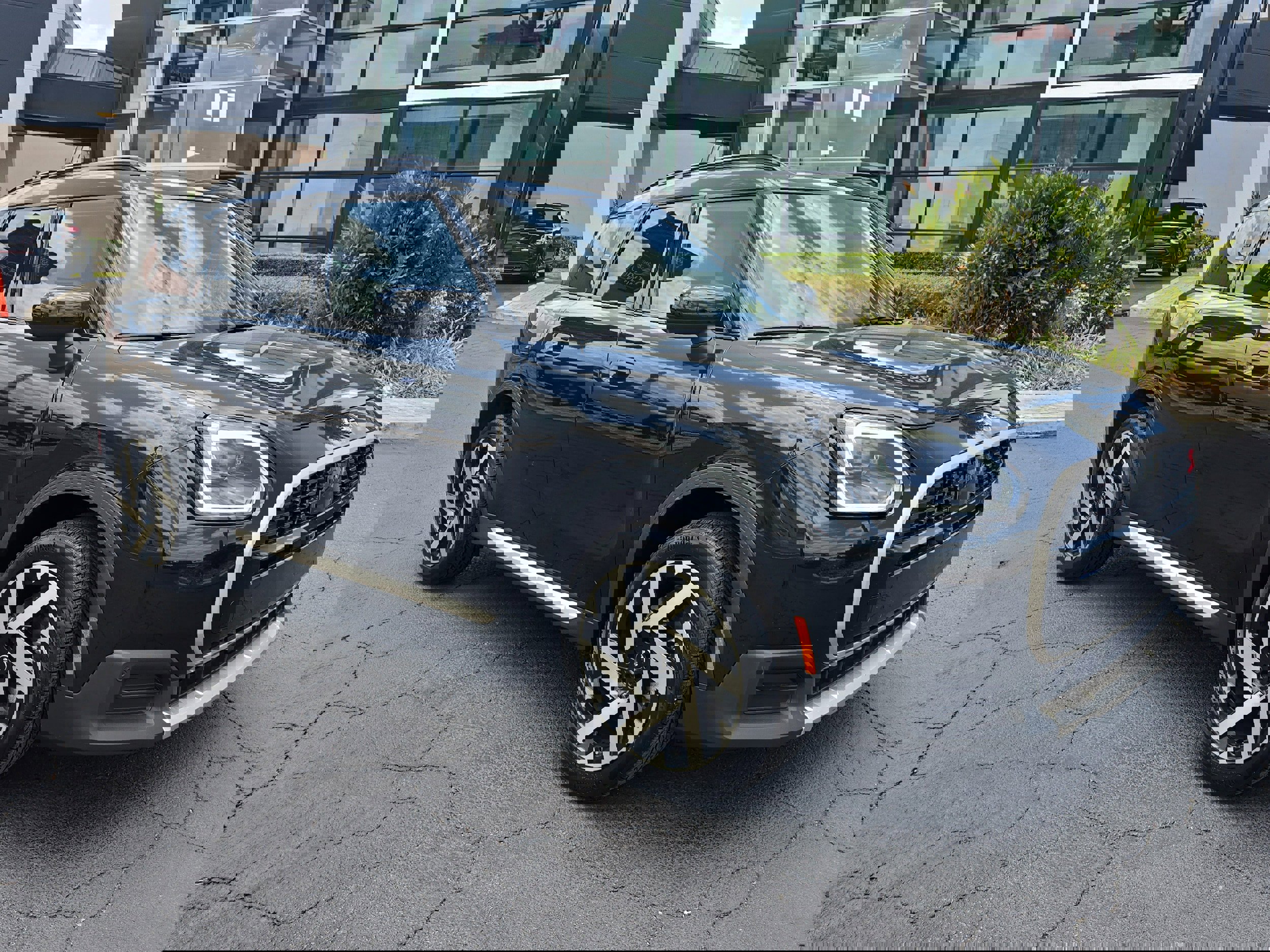 Used 2025 MINI Cooper Countryman S w/ Comfort Package Max image 2