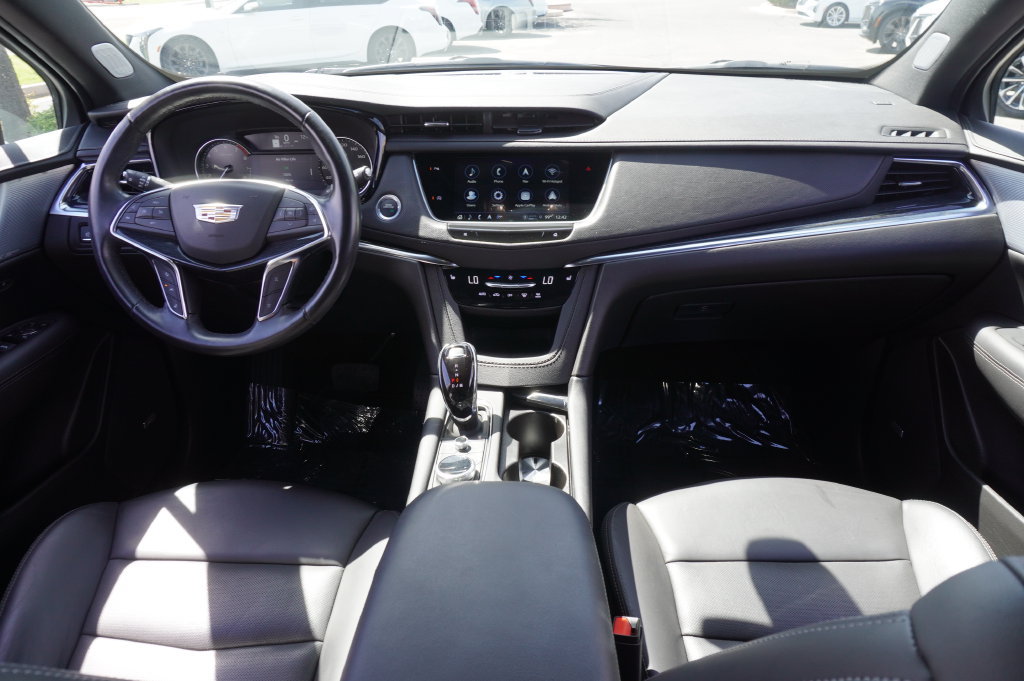 Certified 2024 Cadillac XT5 Premium Luxury FWD image 16