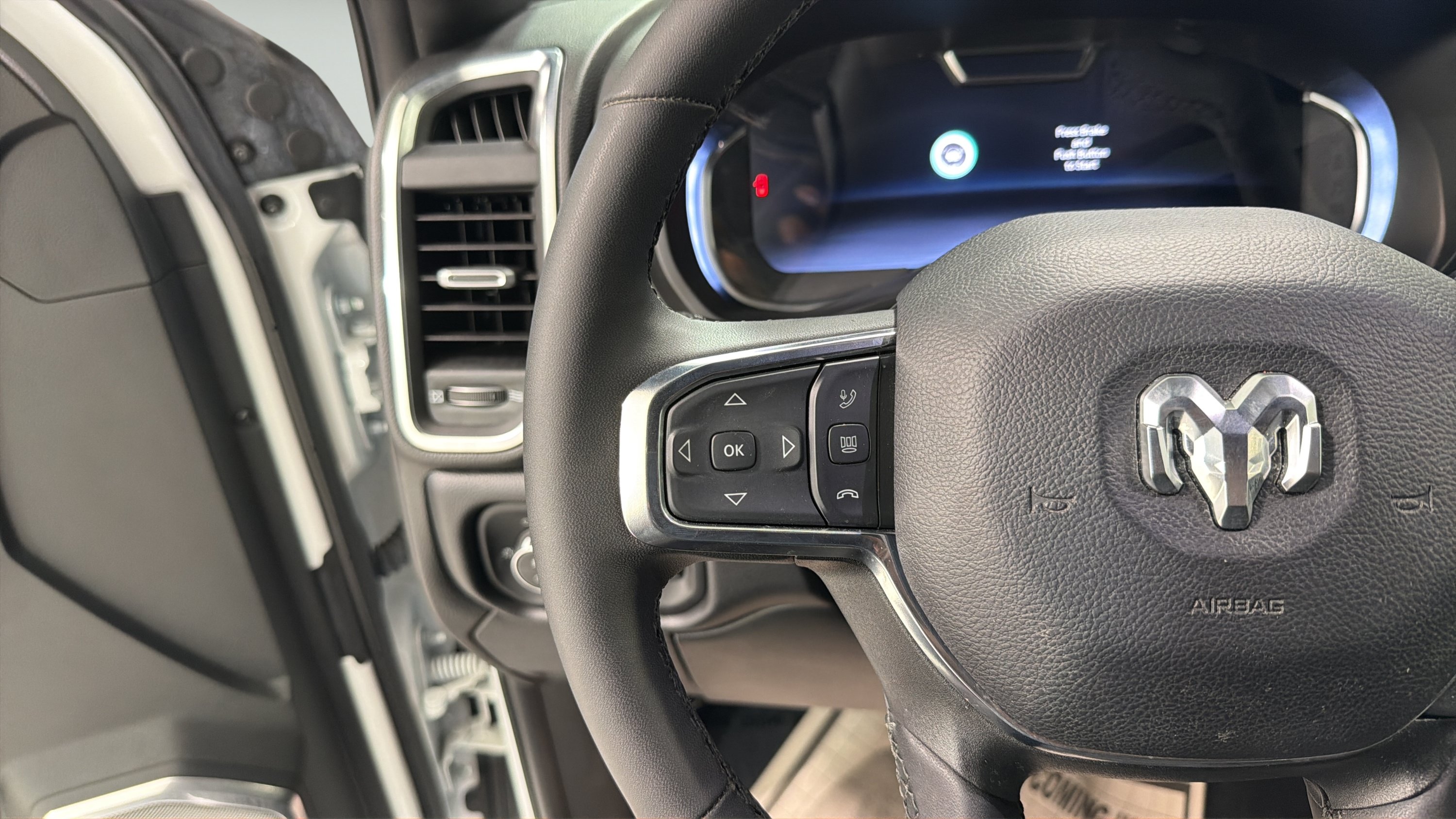 Used 2026 RAM 2500 Laramie AWD/4WD image 13