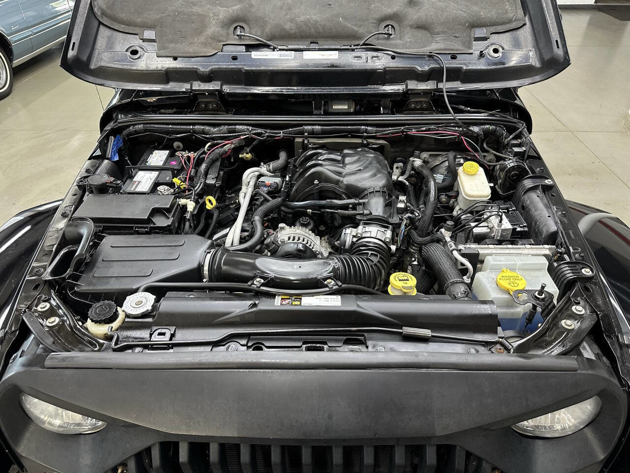 Used 2015 Jeep Wrangler Unlimited Sahara w/ Connectivity Group image 7