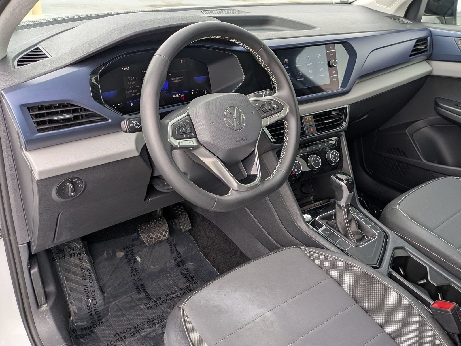 Used 2023 Volkswagen Taos SE w/ Panoramic Sunroof Package FWD image 15