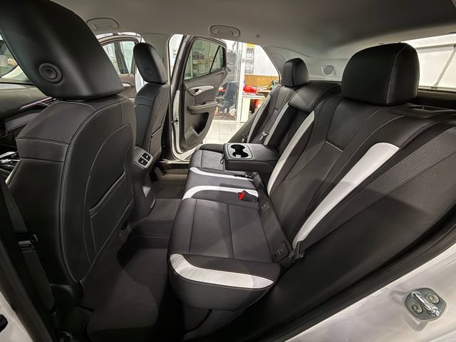 Certified 2025 Buick Envision Sport Touring image 11