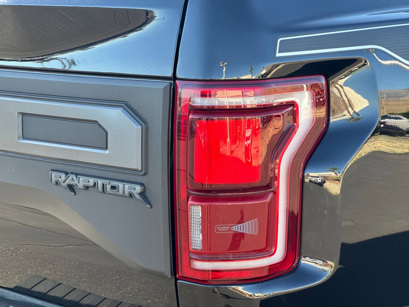 Used 2020 Ford F150 Raptor w/ Equipment Group 802A Luxury image 25