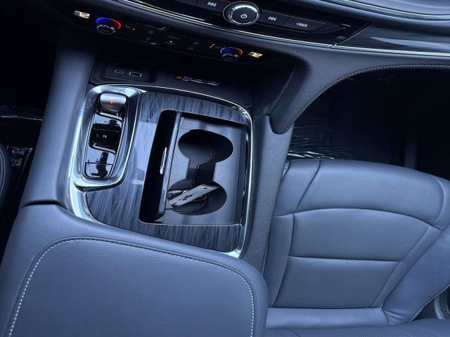 Used 2023 Buick Enclave Essence w/ Sport Touring Edition FWD image 22